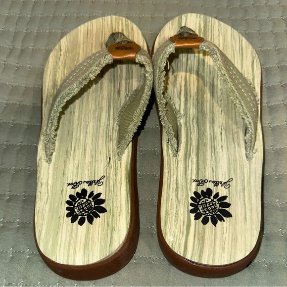 Yellow Box Gerri Sandals in Sage color. Size 7.5. Worn once EUC - Picture 3 of 9